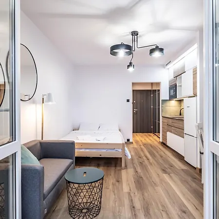 Апартаменты Modern Close To The Metro