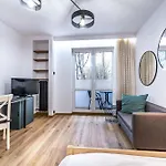 Modern Close To The Metro * Varşova