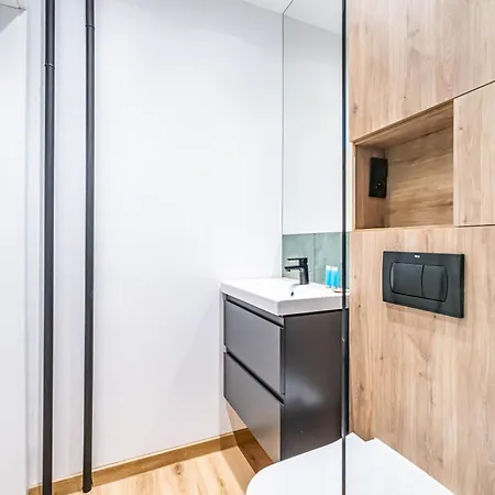 Modern Close To The Metro Varsavia
