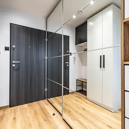 Modern Close To The Metro *