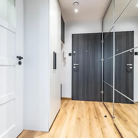 Modern Close To The Metro *