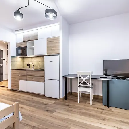 Modern Close To The Metro Apartment Warsaw