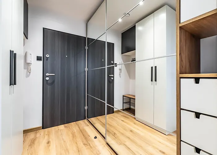 Modern Close To The Metro *