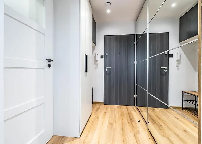 Modern Close To The Metro *