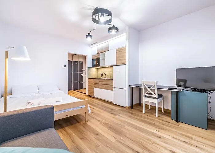 Modern Close To The Metro شقة *