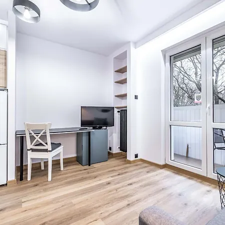 Modern Close To The Metro Lägenhet