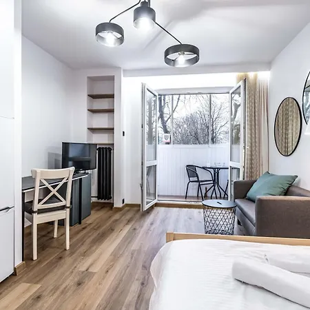 Modern Close To The Metro Apartment *